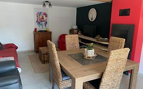 Gite à la ferme avec jacuzzi et piscine chauffée